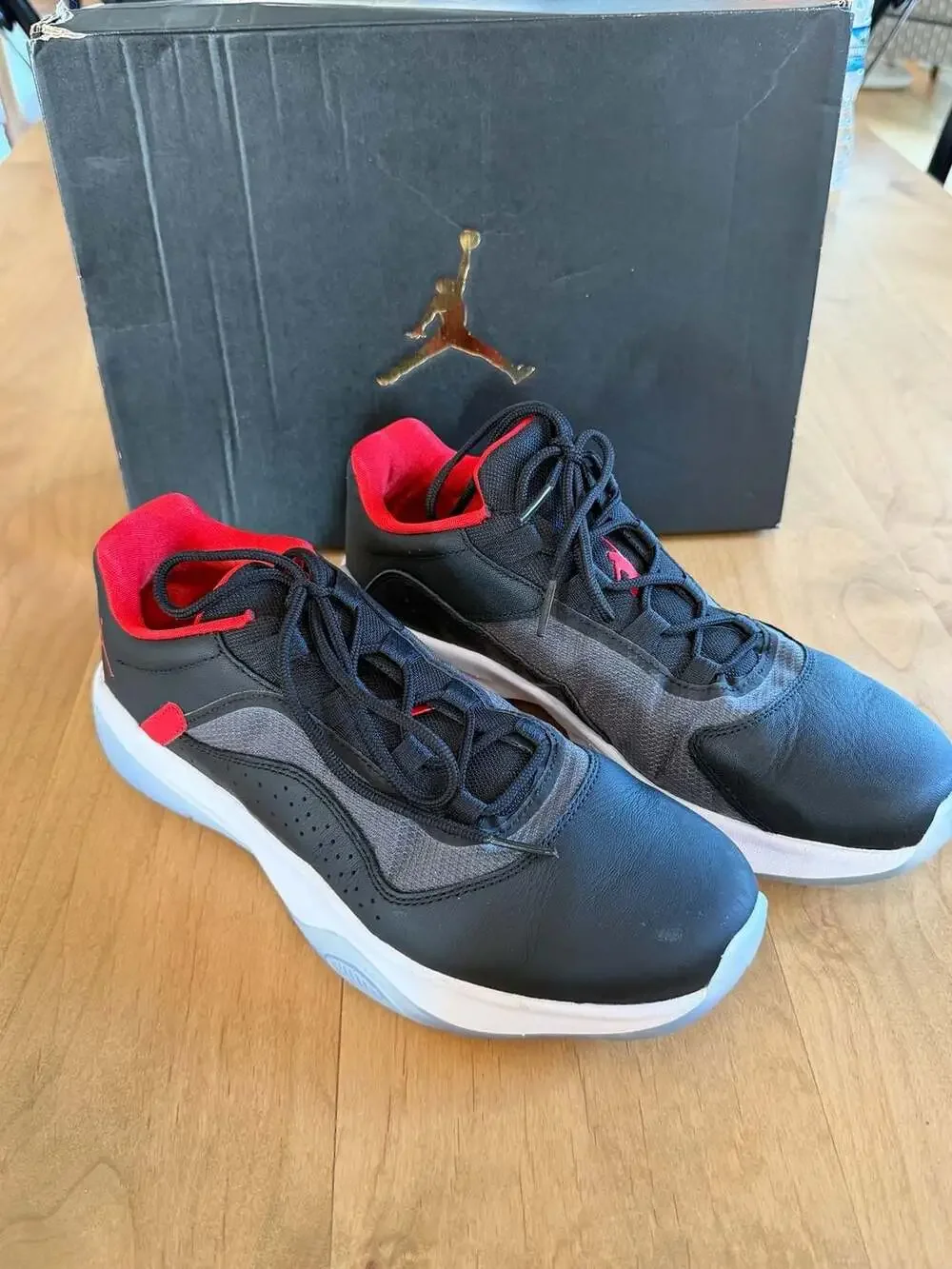 Air Jordan 11 CMFT Low Black University Red White CW0784-006 Size 8